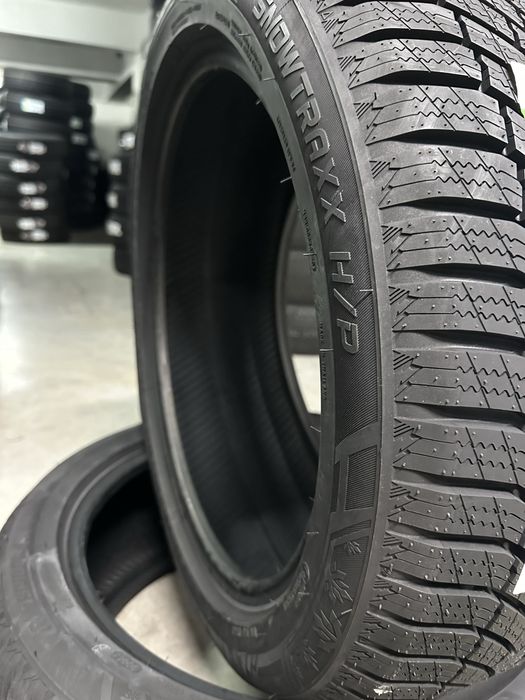 Нови Зимни Гуми LANDSPIDER SNOWTRAXX H/P 245/45R18 100V XL БОРД 2454518