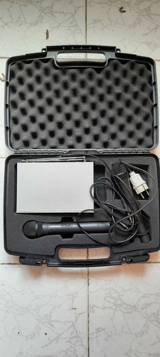 Профессиональный Оригинал микрофон в Ташкенте! "Shure"+ Двойная Стойка