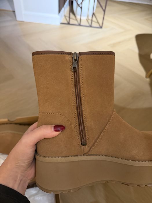 Cizme UGG Cityfunc Mid, originale, culoare maro camel.