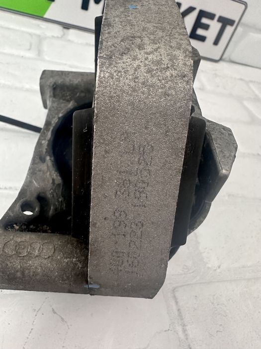 Десен тампон двигател AUDI A6 A7 4G 218 272 CRT 4G0199381LH