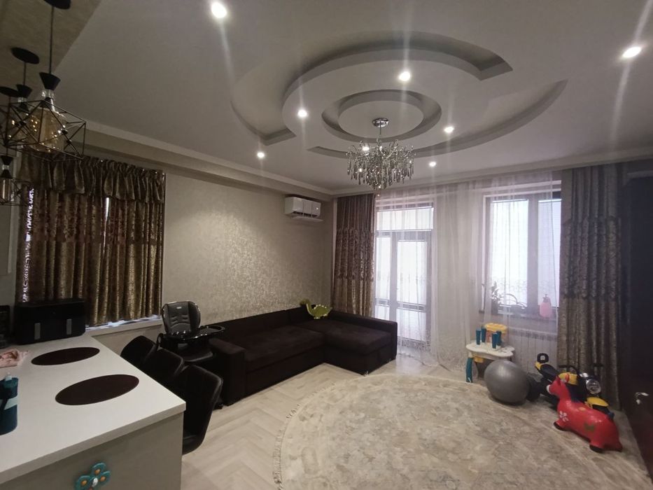 Продаю 2-х  комнатную квартиру Янги Хаёт Green House