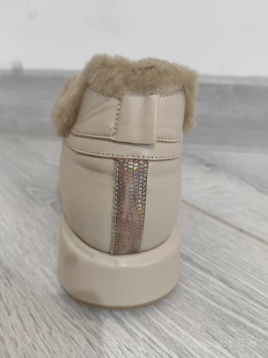 Продаю ботинки зимние