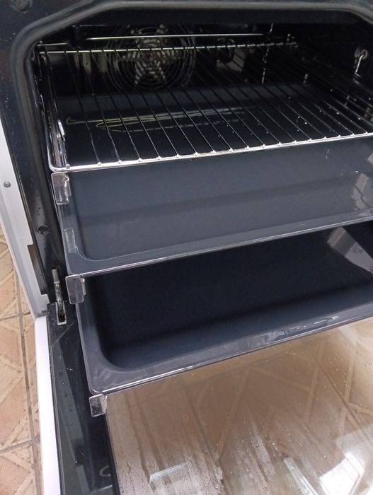 Като нова свободно стояща печка с керамичен плот Gorenje 2 години Гаранция!