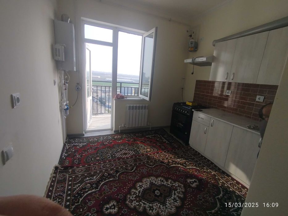 Qorasuv 3 da 2 xonali uy oilaga ijaraga beriladi uzoq muddatga