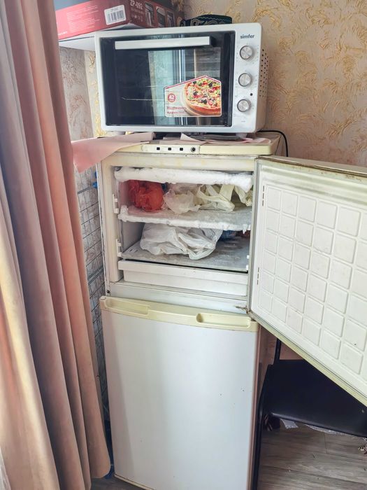, продам холодильник Бирюса, работает, район кшт самовывоз 15 тыст