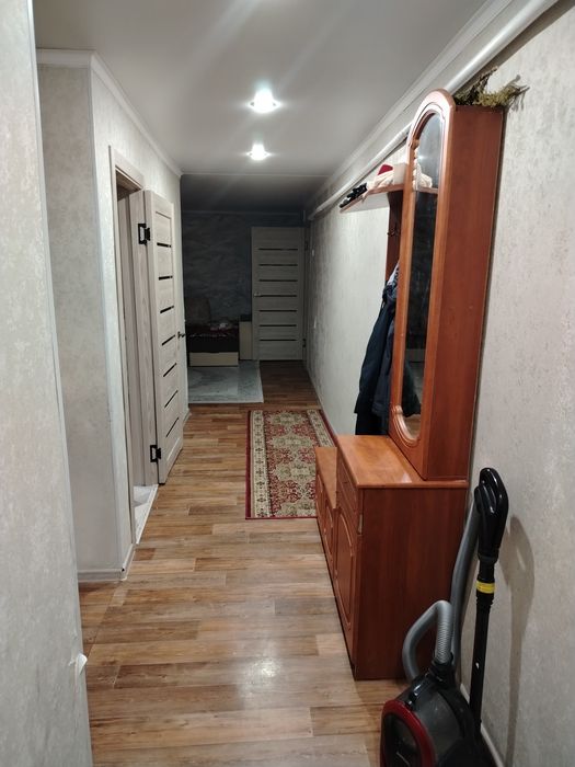 Продам 3 комнатную  квартиру, 2/2 этаж.