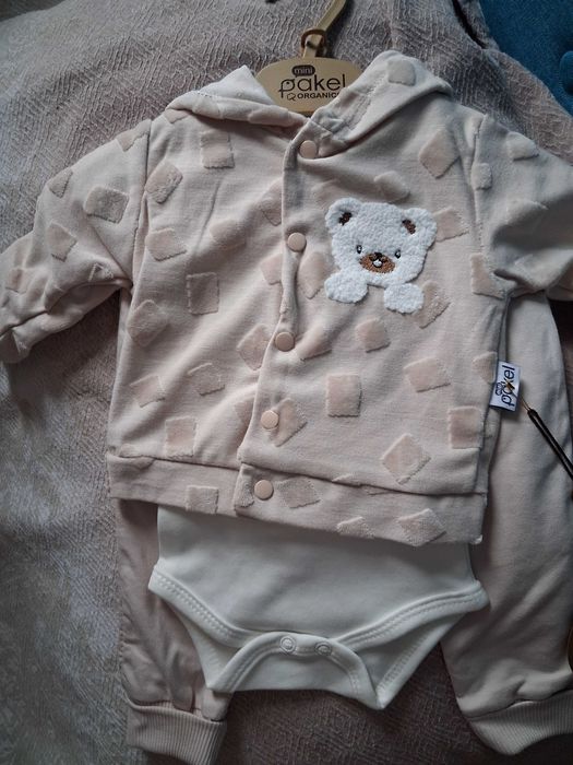 Costum bebelus 3-6 luni, nou