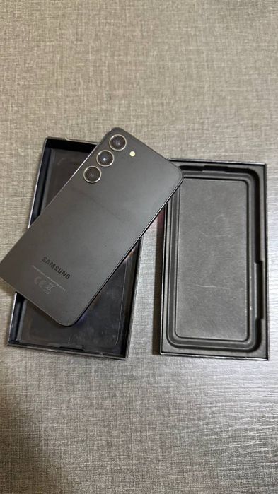 Samsung S23 8/256 telefon xolati alo umaman qotish nimaligni bilmaydi