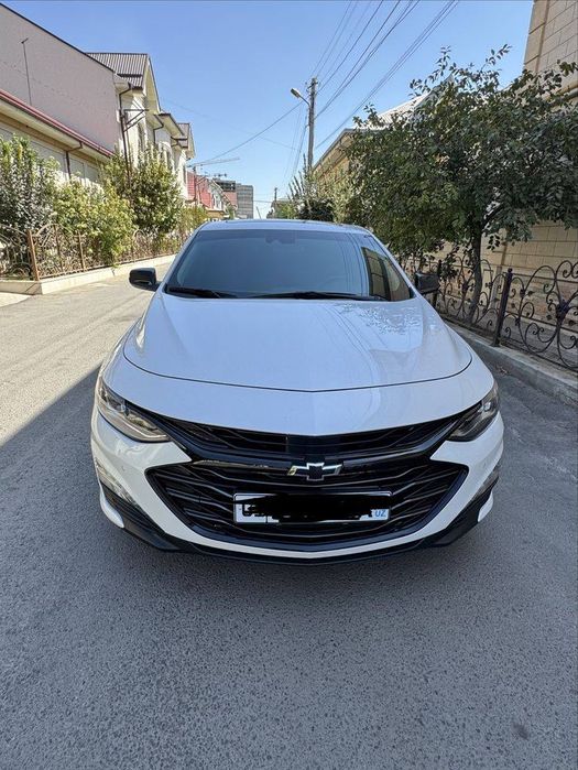 Продается машина Malibu XL