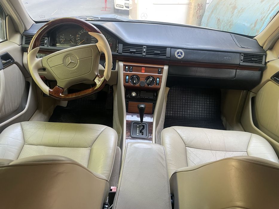 Продам Mercedes легенда ешка 124