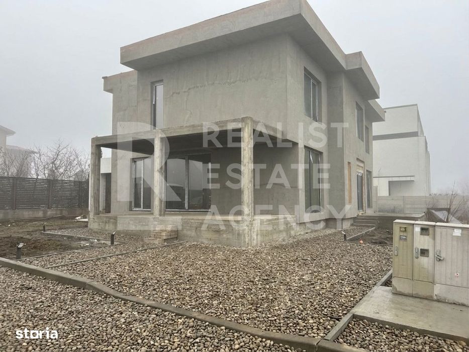 Casă P+1, 315 m² utili | Teren 1.530 m² | Pe malul lacului Ostratu