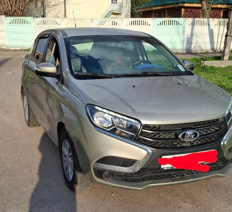 Продаётся Lada XRay 2019 года 1.8 автомат коробка
