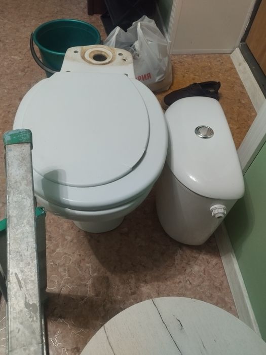 Продам унитаз рабочий