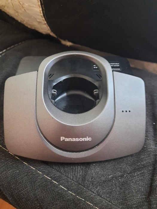 Продавам домашен телефон ПАНАСОНИК-KX-TG1100FX