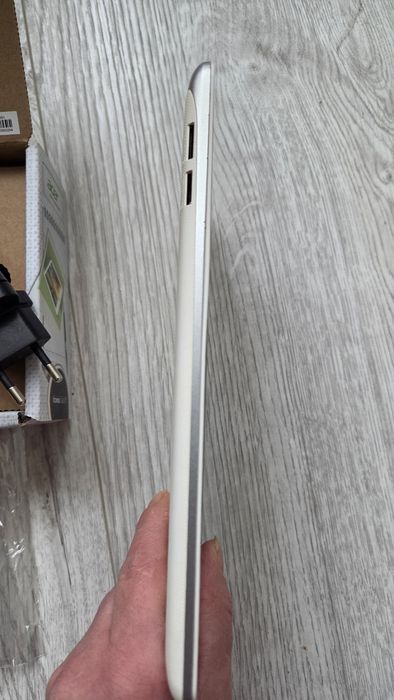 Таблет Acer Iconia Tab 8 W  Windows за ремонт или за части