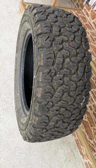Vând anvelope R17
