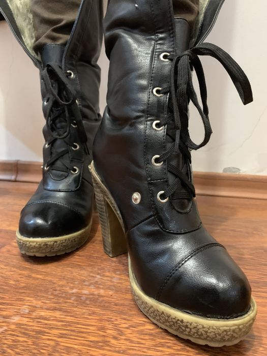 Ghetute cu blana si toc