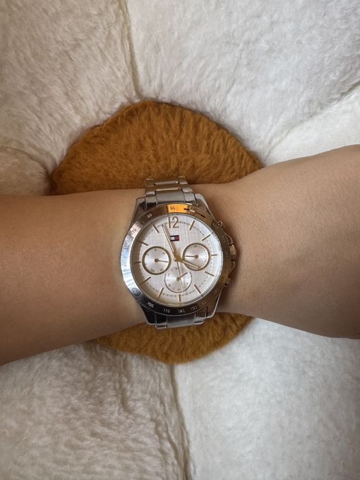 Часовник Tommy Hilfiger дамски