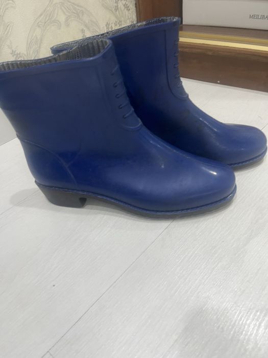 Продам резиновые полусапожки