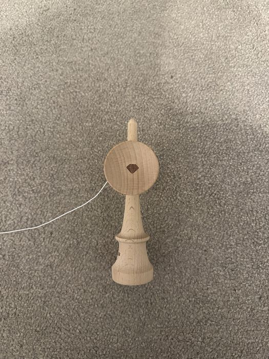 Kendama Sweets GEMSTONE Sapphire – AntiSkid 2.0 (nouă)