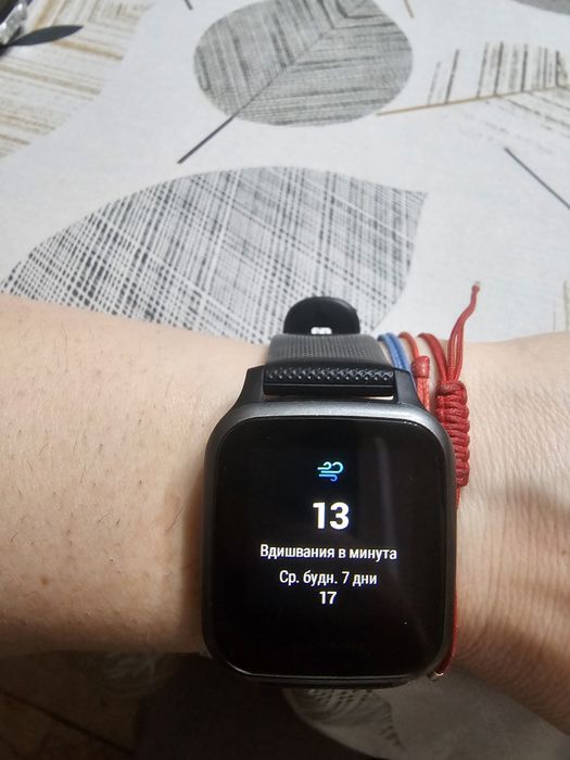 Часовник Garmin Venu Sq