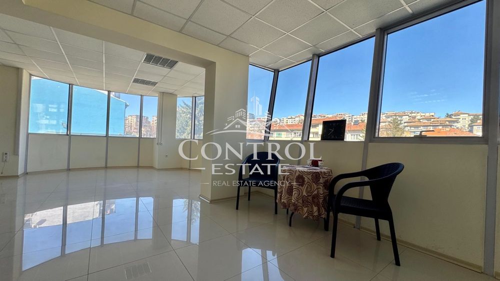 Офис в Велико Търново-Център площ 57 цена 88500