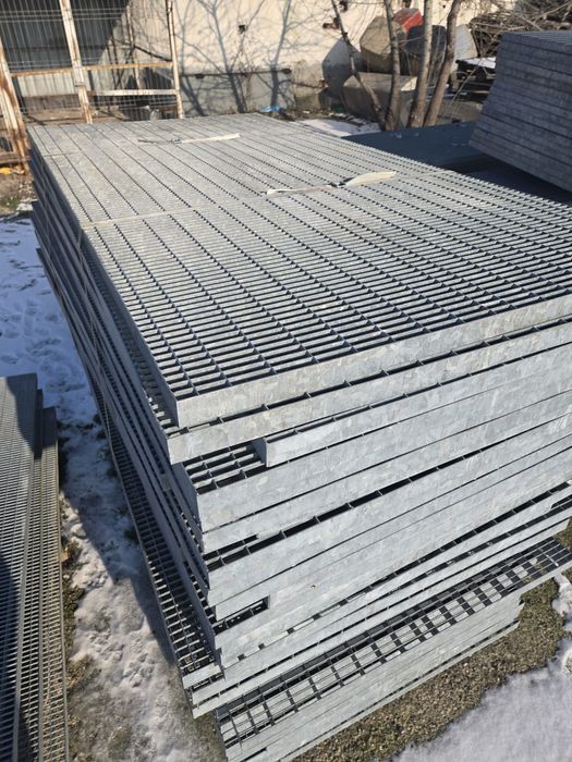 Trepte și gratare zincate