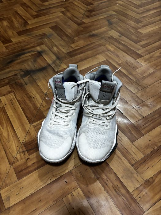 Кроссовки для волейбола