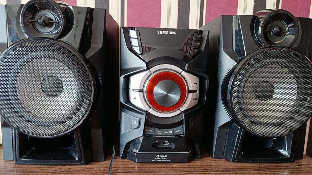 Музыкальный центр Samsung