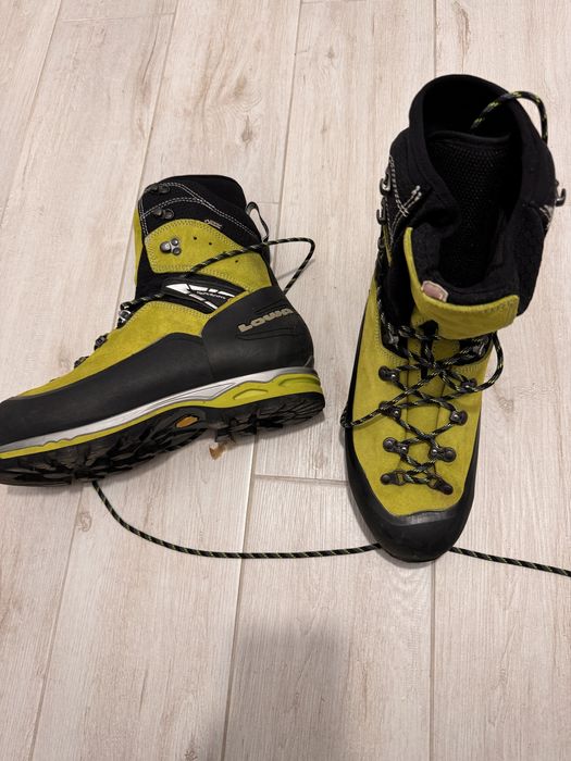 Bocanci munte iarna Lowa Weisshorn Alpin