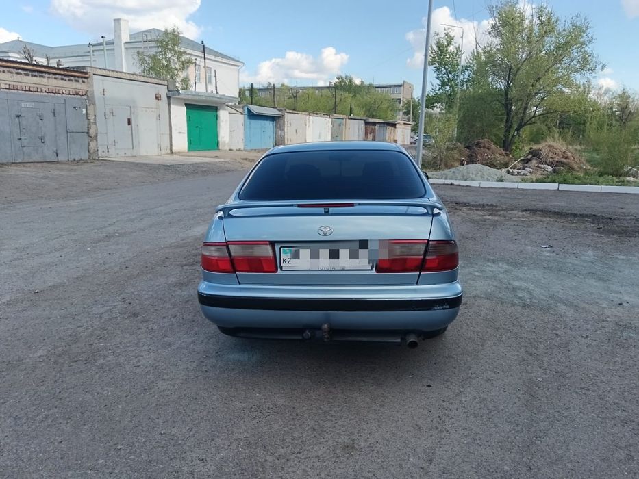 Автомобиль Toyota Carina E