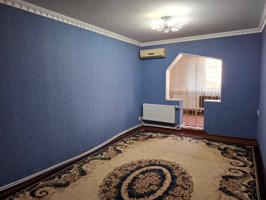 Tenisniykort yonida Luboyga beriladi