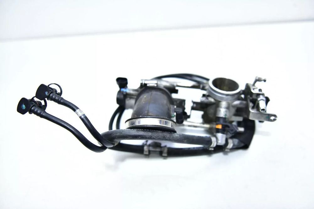Rampa de injectie DUCATI MONSTER 696 28220843A