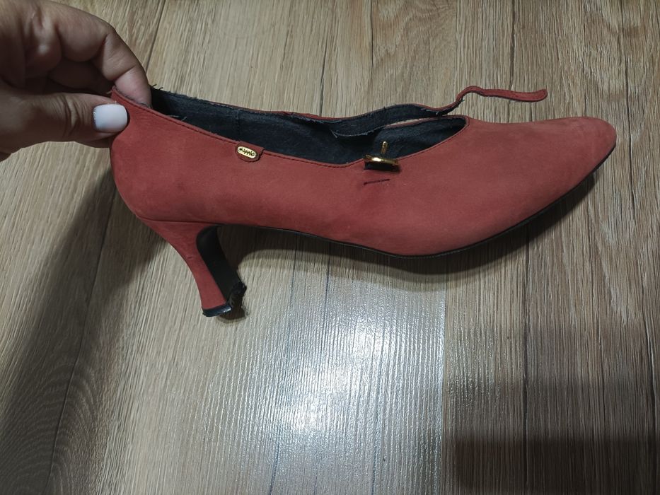 Замшевые фирменные туфли