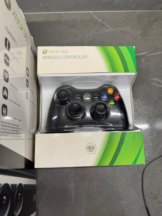 Xbox 360 Kinect + Wireless controller