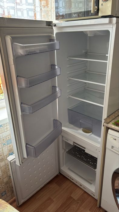 Холодильник в плохом состоянии