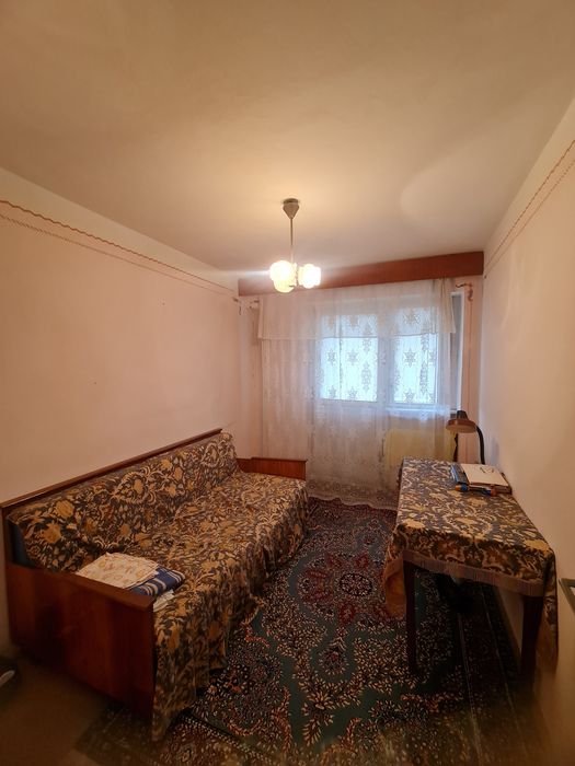 Vind 3camere tiglina 1 etaj3