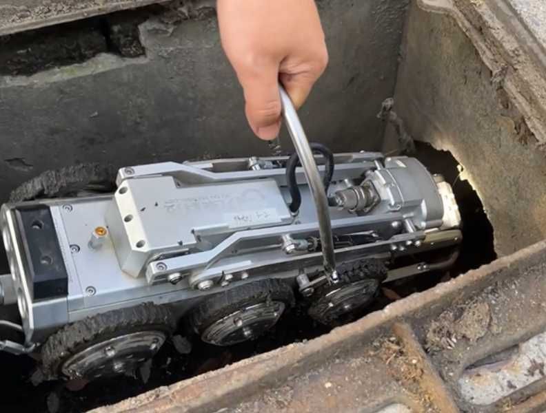 Robot inspecție canalizare profesional 200–3500 mm | Cameră PAN/TILT HD + 300 m cablu