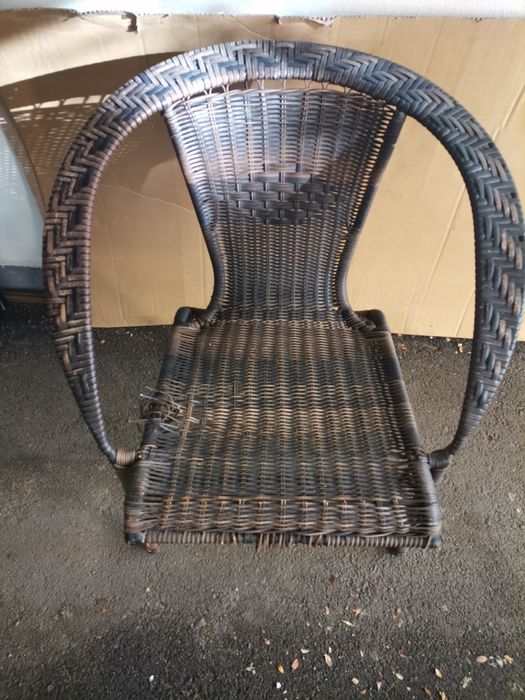 Плетени градински столове