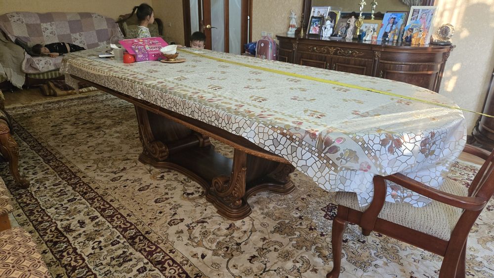 Продам стол в отличном состояние