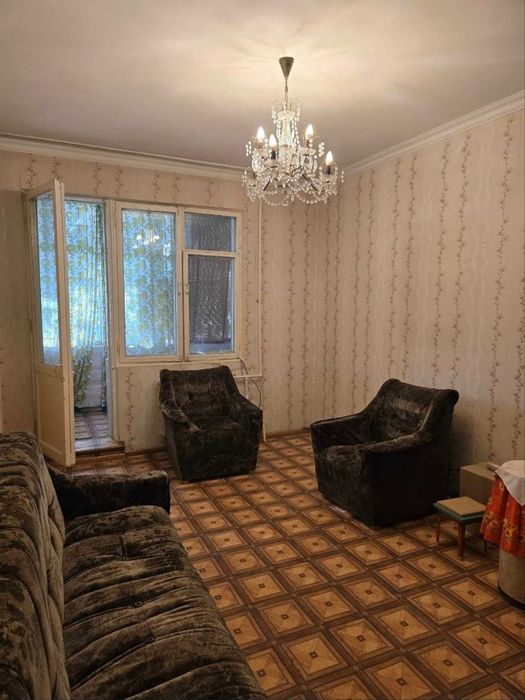 Продаётся 3 комнатная квартира Массив Феруза