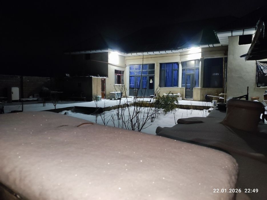 Qarshi shaxar saroy feron mahalla 6 sotix 6 xonali xovli