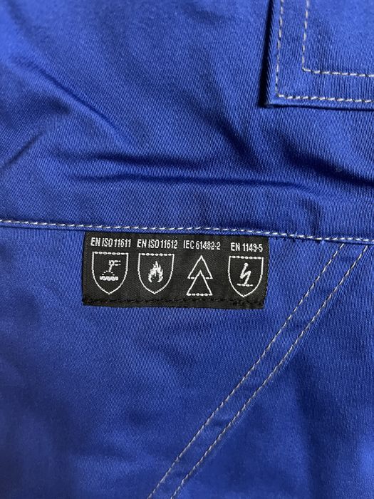 Диелектрично работно облекло Uvex