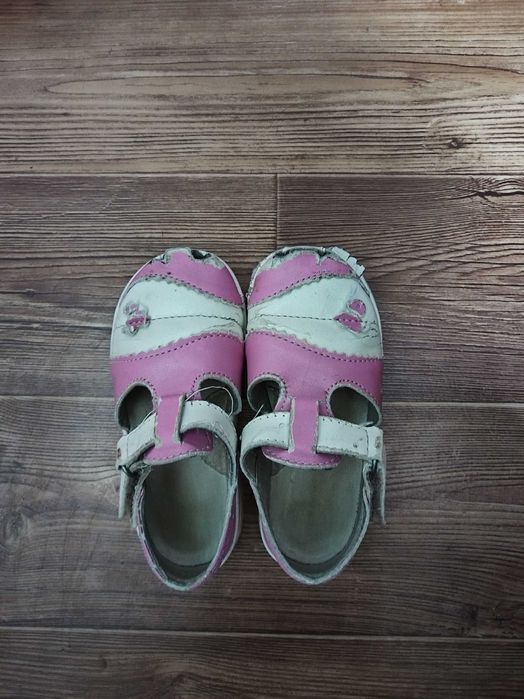 Отдам обувь на девочку