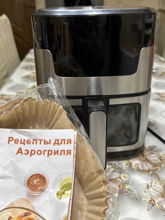 Аэрогриль 5 л, 10 программ, 1350 Вт