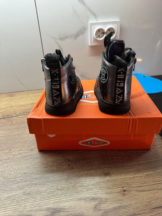 Прода детскую обувь