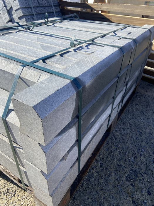 Бордюр от черен гранит 50/10/8 см