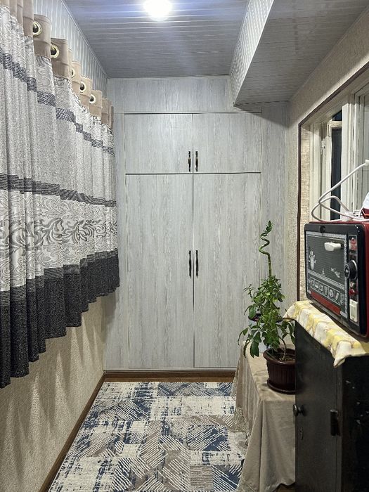 Uy sotiladi 7chi mikrorayon korzinka yonida 4-maktab yonida tryoxlesni