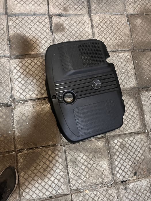 Капак двигател ом651 / W204, W212 и др.
