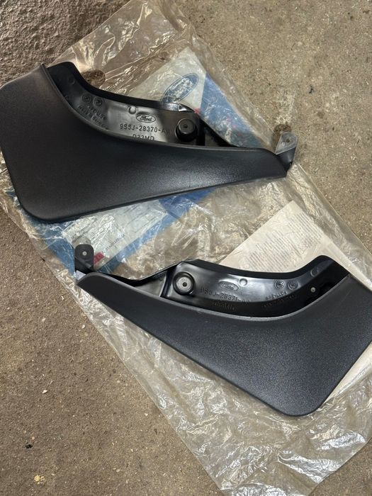 Set bavete noroi spate Ford